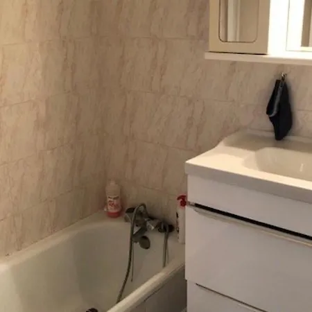 בית נופש Villa Mitoyenne 6 Pers Avec Piscine, Parking, Clim - Fr-1-607-155 *